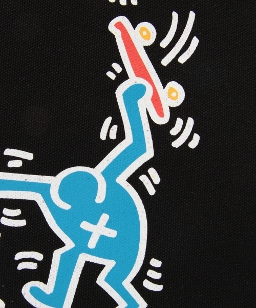 BEAUTY&YOUTH UNITED ARROWS（ビューティーアンドユースユナイテッドアローズ）の「BYBC Keith Haring 別注クラッチバッグ ◆（クラッチバッグ・レディース・オフホワイト/ブラック・フリー）」の9枚目の写真