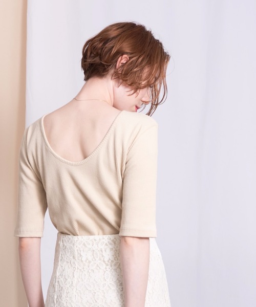 flowriri（フロウリリ）の「flowriri バックオープンリブトップス（Tシャツ/カットソー・レディース・ナチュラル/ベージュ/ブラック・FREE）」の10枚目の写真
