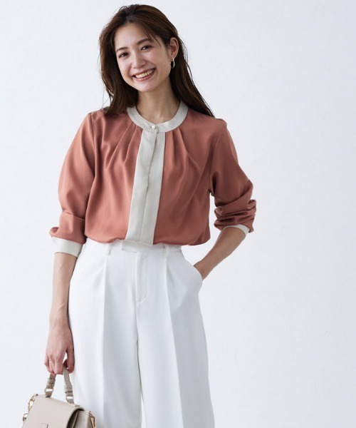 Pierrot（ピエロ）の「2wayタックブラウス（シャツ/ブラウス・レディース・ベージュ/オフホワイト/カーキ/ライトベージュ/ライトグレー/ブルー/ネイビー/ライトブルー/オレンジ/グレイッシュベージュ/ネイビー系/ホワイト×レッド/ホワイト×ブルー/グリーン系その他/アイボリー・M/L）」の4枚目の写真