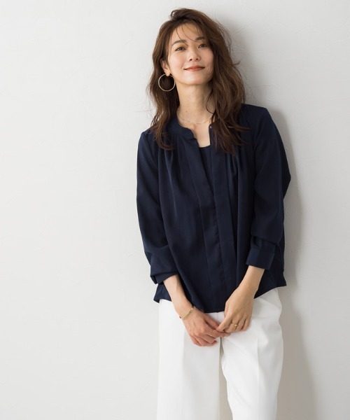 Pierrot（ピエロ）の「2wayタックブラウス（シャツ/ブラウス・レディース・ベージュ/オフホワイト/カーキ/ライトベージュ/ライトグレー/ブルー/ネイビー/ライトブルー/オレンジ/グレイッシュベージュ/ネイビー系/ホワイト×レッド/ホワイト×ブルー/グリーン系その他/アイボリー・M/L）」の12枚目の写真