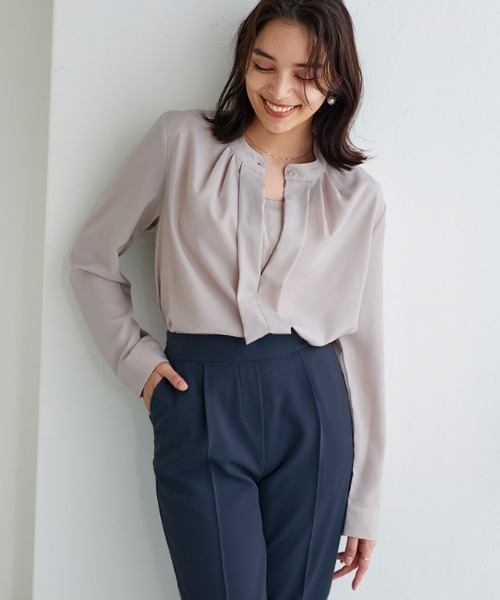 Pierrot（ピエロ）の「2wayタックブラウス（シャツ/ブラウス・レディース・ベージュ/オフホワイト/カーキ/ライトベージュ/ライトグレー/ブルー/ネイビー/ライトブルー/オレンジ/グレイッシュベージュ/ネイビー系/ホワイト×レッド/ホワイト×ブルー/グリーン系その他/アイボリー・M/L）」の9枚目の写真