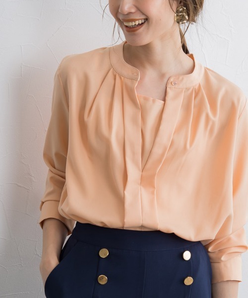 Pierrot（ピエロ）の「2wayタックブラウス（シャツ/ブラウス・レディース・ベージュ/オフホワイト/カーキ/ライトベージュ/ライトグレー/ブルー/ネイビー/ライトブルー/オレンジ/グレイッシュベージュ/ネイビー系/ホワイト×レッド/ホワイト×ブルー/グリーン系その他/アイボリー・M/L）」の15枚目の写真