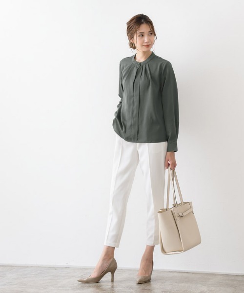 Pierrot（ピエロ）の「2wayタックブラウス（シャツ/ブラウス・レディース・ベージュ/オフホワイト/カーキ/ライトベージュ/ライトグレー/ブルー/ネイビー/ライトブルー/オレンジ/グレイッシュベージュ/ネイビー系/ホワイト×レッド/ホワイト×ブルー/グリーン系その他/アイボリー・M/L）」の17枚目の写真