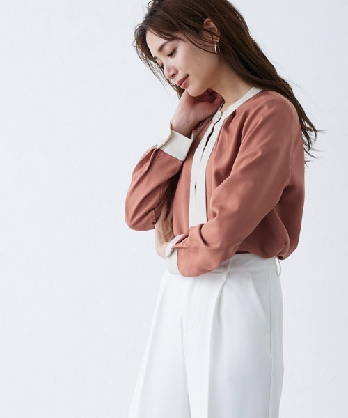 Pierrot（ピエロ）の「2wayタックブラウス（シャツ/ブラウス・レディース・ベージュ/オフホワイト/カーキ/ライトベージュ/ライトグレー/ブルー/ネイビー/ライトブルー/オレンジ/グレイッシュベージュ/ネイビー系/ホワイト×レッド/ホワイト×ブルー/グリーン系その他/アイボリー・M/L）」の20枚目の写真