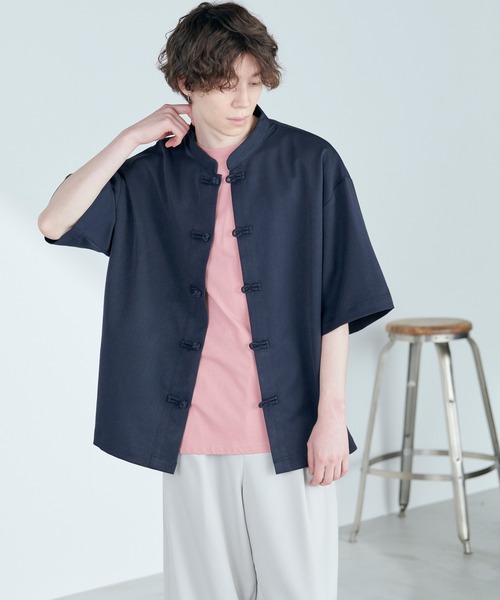 MONO-MART（モノマート）の「TRストレッチ オーバーサイズ バンドカラー チャイナシャツ(1/2 sleeve)（シャツ/ブラウス・メンズ・ホワイト/ライラック/ネイビー/ライトグレー/ブラック・M/L）」の4枚目の写真
