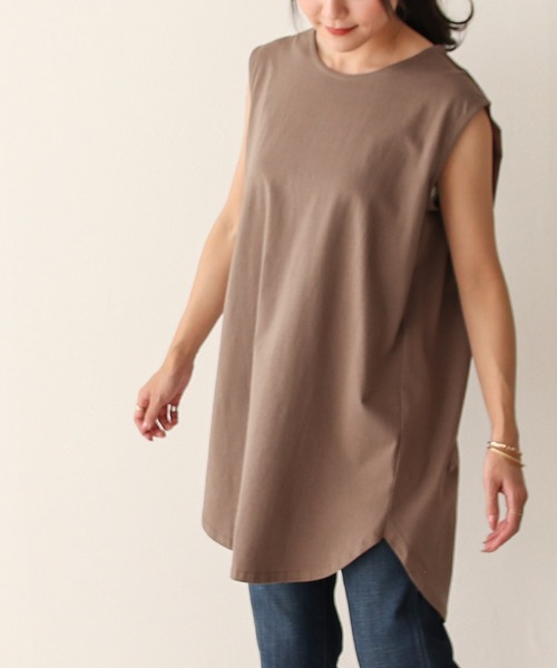 Social GIRL（ソーシャルガール）の「ノースリーブ チュニック Tシャツ トップス（Tシャツ/カットソー・レディース・オフホワイト/チャコール/テラコッタ/グレイッシュベージュ/ブラック/グリーン/モカ/ワイン/パープル/グレー/ネイビー・M）」の5枚目の写真