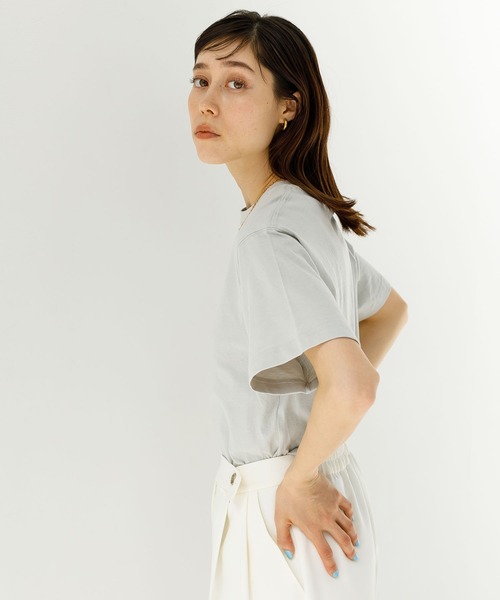 koe（コエ）の「抗菌防臭オーガニックコットンクルーネックＴシャツ*（Tシャツ/カットソー・レディース・ライトベージュ/サックスブルー/ライトグレー/ホワイト/ピンク/イエロー/ライトカーキ/ブラック・L/M/S）」の4枚目の写真