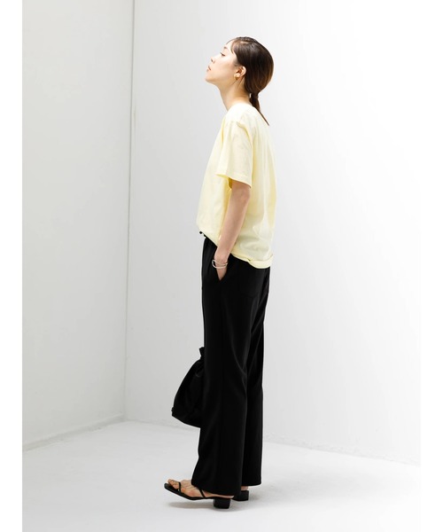 koe（コエ）の「抗菌防臭オーガニックコットンクルーネックＴシャツ*（Tシャツ/カットソー・レディース・ライトベージュ/サックスブルー/ライトグレー/ホワイト/ピンク/イエロー/ライトカーキ/ブラック・L/M/S）」の16枚目の写真