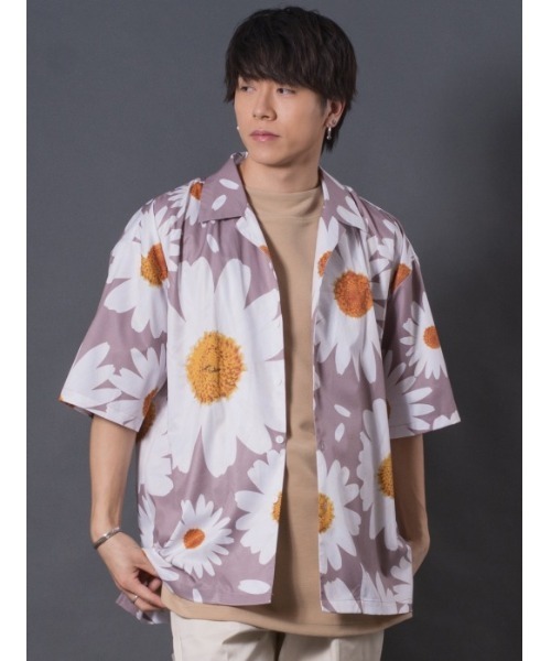 REGIEVO(レジエボ)の「REGIEVO 花柄オープンカラービッグシルエットシャツ オーバーシャツ(シャツ/ブラウス・メンズ・マルチ/グレイッシュベージュ/ブラック・M/L)」の1枚目の写真