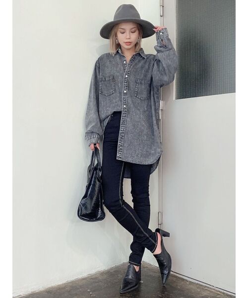 GYDA（ジェイダ）の「BIGケミカル デニムシャツ（シャツ/ブラウス・レディース・ブラック/ブルー・FREE）」の17枚目の写真