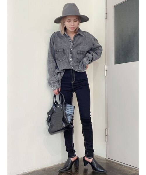 GYDA（ジェイダ）の「BIGケミカル デニムシャツ（シャツ/ブラウス・レディース・ブラック/ブルー・FREE）」の18枚目の写真