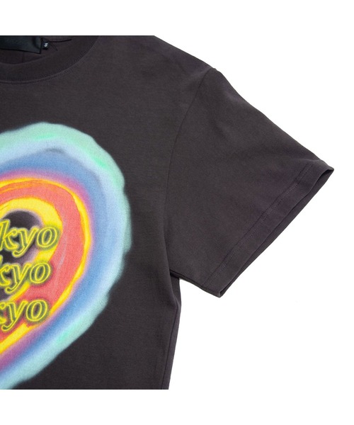 RAZZIS(ラズ)の「『RAZZIS/ラズイズ』レインボーハートプリントクルーネック半袖ビッグTシャツ (Tシャツ/カットソー・メンズ・チャコール/ホワイト・L/XL/M)」の8枚目の写真