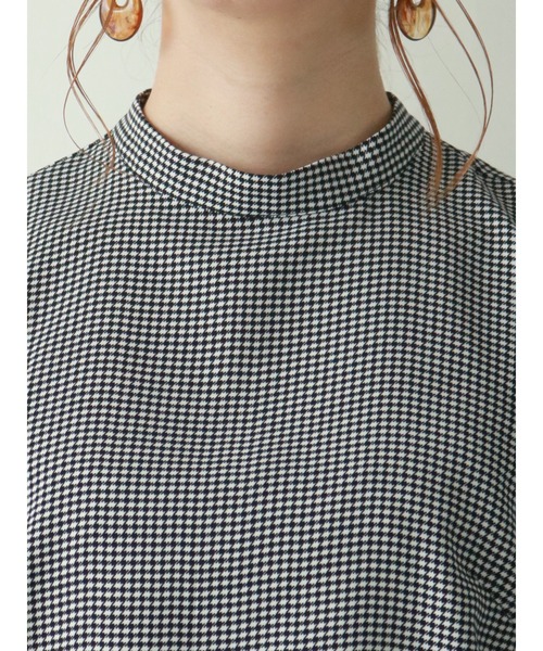 Te chichi(テチチ)の「チドリラッフルスリーブブラウス(シャツ/ブラウス・レディース・ベージュ/ネイビー/オフホワイト・フリ-)」の12枚目の写真