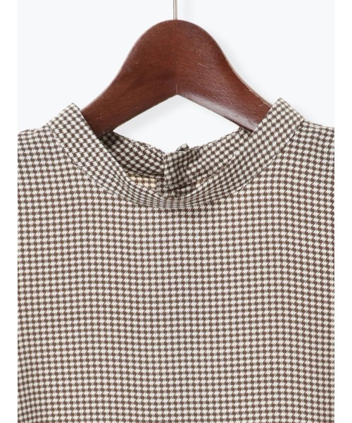 Te chichi(テチチ)の「チドリラッフルスリーブブラウス(シャツ/ブラウス・レディース・ベージュ/ネイビー/オフホワイト・フリ-)」の16枚目の写真