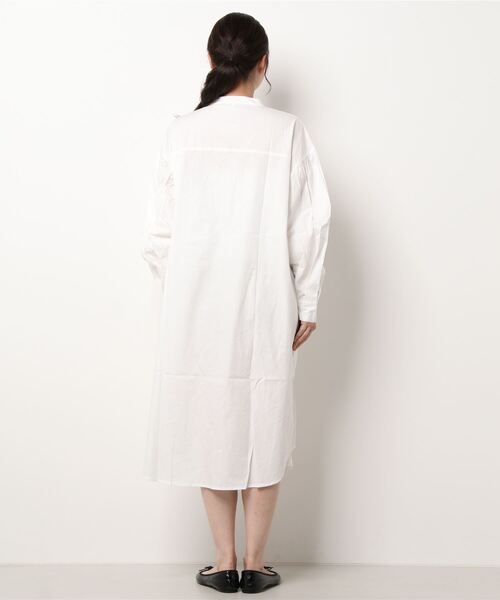 coca（coca）（コカ）の「ボリュームスリーブスタンドカラー シャツワンピース（シャツワンピース・レディース・ホワイト/ブルー・M/L）」の4枚目の写真