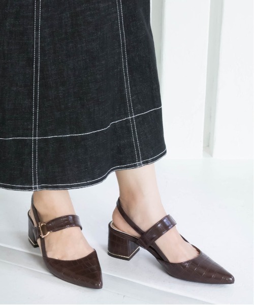 RANDA（ランダ）の「ポインテッドトゥバックストラップパンプス（パンプス・レディース・ベージュ/アイボリー/ダークブラウン・M/L/S/LL）」の6枚目の写真