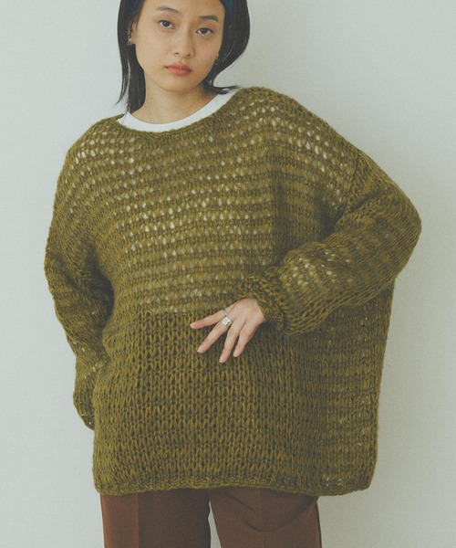 forksy.(フォルクシー)の「【forksy.】モヘアタッチ オーバーサイズプルオーバー(ニット/セーター・レディース・グレー/オフホワイト/モカ/ピンク/マスタード・FREE)」の4枚目の写真