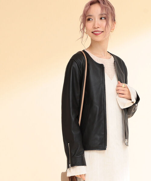 Ray BEAMS(レイビームス)の「Ray BEAMS / ラムレザー ノーカラー ブルゾン(ノーカラージャケット・レディース・ブラック/ダークブラウン・1/0)」の5枚目の写真