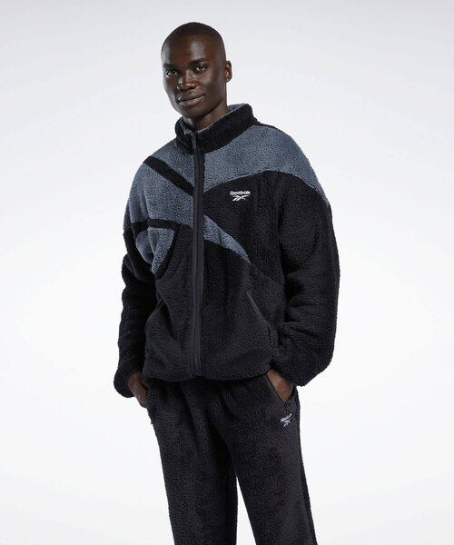 Reebok（リーボック）の「クラシックス シェルパ トラック ジャケット / Classics Sherpa Track Jacket（ブルゾン・メンズ・ベージュ/ネイビー/ブラック系その他/グリーン/ホワイト/ブラック/グレー・MEDIUM/LARGE/X-LARGE/XX-LARGE/XXX-LARGE/SMALL/X-SMALL/J/2XO/J/L/J/XO/J/S/J/M/J/O）」の3枚目の写真