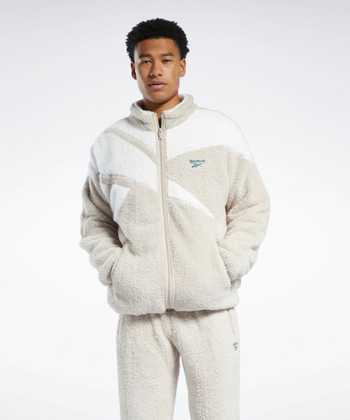 Reebok（リーボック）の「クラシックス シェルパ トラック ジャケット / Classics Sherpa Track Jacket（ブルゾン・メンズ・ベージュ/ネイビー/ブラック系その他/グリーン/ホワイト/ブラック/グレー・MEDIUM/LARGE/X-LARGE/XX-LARGE/XXX-LARGE/SMALL/X-SMALL/J/2XO/J/L/J/XO/J/S/J/M/J/O）」の5枚目の写真