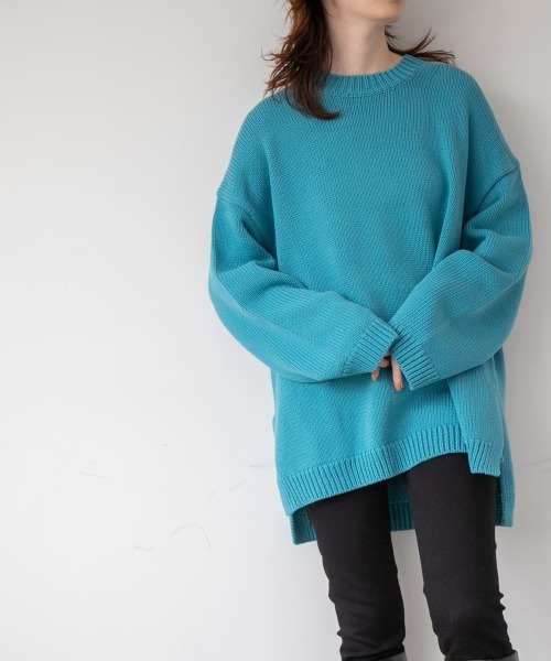 yuw（ユウ）の「UNISEX BIG PULLOVER　217885（カーディガン/ボレロ・レディース・アイボリー/ブラック/ブルー/ピンク・FREE）」の3枚目の写真