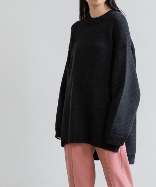 yuw（ユウ）の「UNISEX BIG PULLOVER　217885（カーディガン/ボレロ・レディース・アイボリー/ブラック/ブルー/ピンク・FREE）」の2枚目の写真