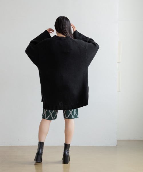 yuw（ユウ）の「UNISEX BIG PULLOVER　217885（カーディガン/ボレロ・レディース・アイボリー/ブラック/ブルー/ピンク・FREE）」の6枚目の写真