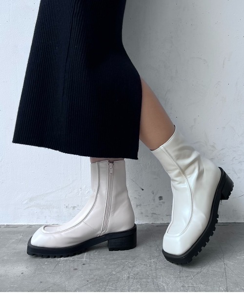 Happy John(ハッピージョン)の「square toe uncle boots/スクエアトゥアンクルブーツ(ブーツ・レディース・ホワイト/ブラック・24/25)」の17枚目の写真