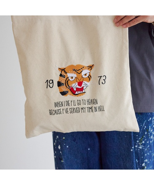 CPCM（シーピーシーエム）の「トラ刺繍キャンバストートバッグ