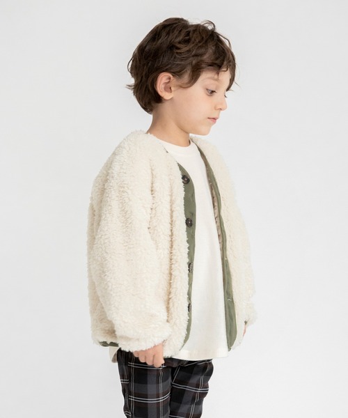 BRANSHES(ブランシェス)の「【ノーカラー】ボアジャケット(ブルゾン・キッズ・ブラック/アイボリー/ブラウン・110/140/120/100/130/150)」の4枚目の写真