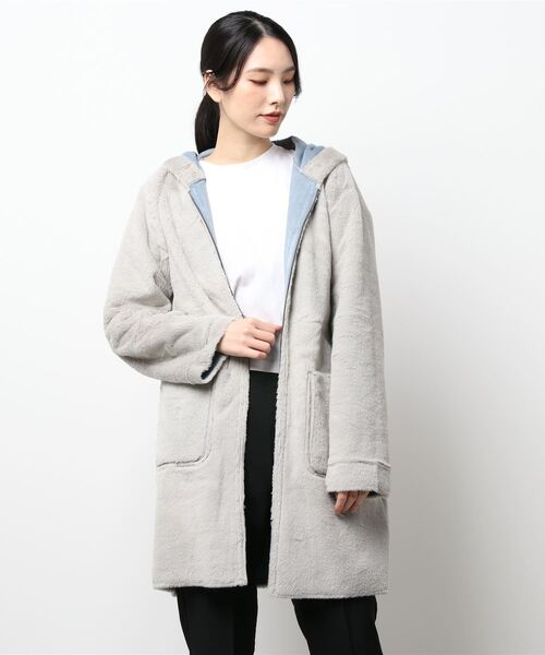 NICOLE white(ニコルホワイト)の「リバーシブル フェイクムートンコート(ムートンコート・レディース・サックスブルー/ベージュ/チャコールグレー・LARGE/MEDIUM)」の8枚目の写真