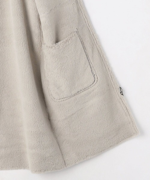 NICOLE white(ニコルホワイト)の「リバーシブル フェイクムートンコート(ムートンコート・レディース・サックスブルー/ベージュ/チャコールグレー・LARGE/MEDIUM)」の17枚目の写真