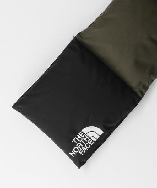 THE NORTH FACE（ザノースフェイス）の「【WEB限定】＜THE NORTH FACE＞ヌプシ マフラー / Nuptse Muffler（マフラー・レディース・ブラック/オリーブ・FREE）」の4枚目の写真