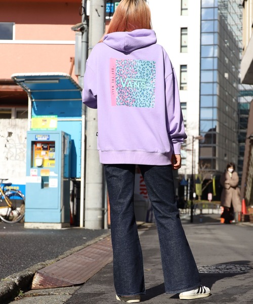 VANS（バンズ）の「VANS/バンズ  LEOPARD SQUARE HOODIE　プルオーバーパーカー（パーカー・メンズ・アイボリー/ブラック/ラベンダー・M/L/XL）」の10枚目の写真