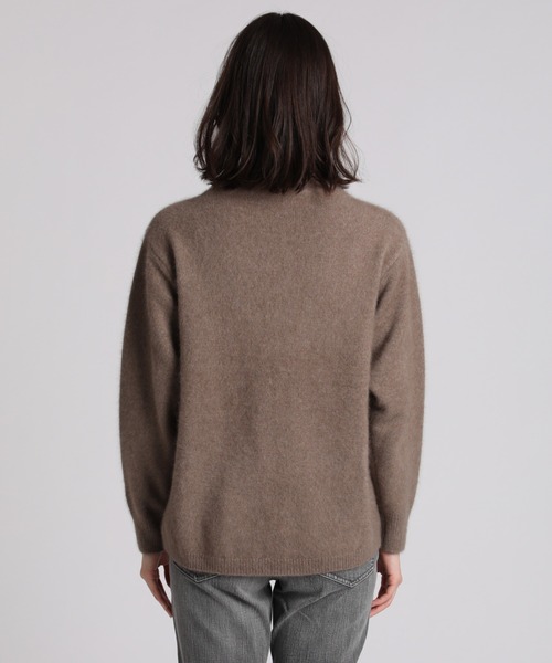 INED(イネド)の「モックネックラクーンニット(ニット/セーター・レディース・ベージュ/グレー/グリーン/キャメル・9号)」の8枚目の写真