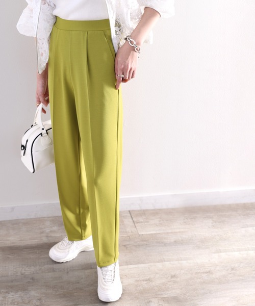 classicalelf（クラシカルエルフ）の「美脚魅せ。吸水速乾&UVカット付のカットジョーゼットテーパードパンツ（スラックス・レディース・オレンジ/グリーン系その他/グレイッシュベージュ/ブラック・SMALL/MEDIUM/LARGE/X-LARGE）」の3枚目の写真