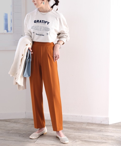 classicalelf（クラシカルエルフ）の「美脚魅せ。吸水速乾&UVカット付のカットジョーゼットテーパードパンツ（スラックス・レディース・オレンジ/グリーン系その他/グレイッシュベージュ/ブラック・SMALL/MEDIUM/LARGE/X-LARGE）」の11枚目の写真