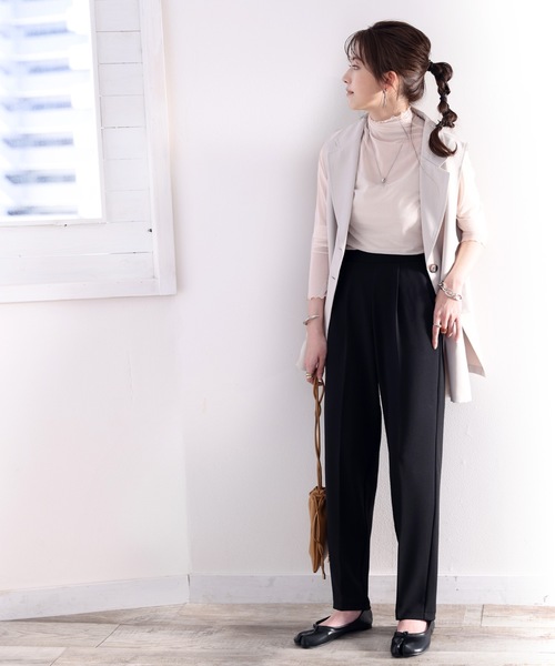 classicalelf（クラシカルエルフ）の「美脚魅せ。吸水速乾&UVカット付のカットジョーゼットテーパードパンツ（スラックス・レディース・オレンジ/グリーン系その他/グレイッシュベージュ/ブラック・SMALL/MEDIUM/LARGE/X-LARGE）」の17枚目の写真