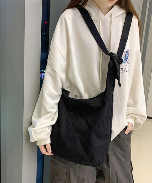 aimoha(アイモハ)の「シンプルキャンバストート(トートバッグ・レディース・ホワイト/ブラック/パープル/オレンジ/ブルー/グリーン/ダークブルー/ライトパープル/イエロー/ブラウン/ライトグリーン/レッド/ライトブルー・FREE)」の3枚目の写真