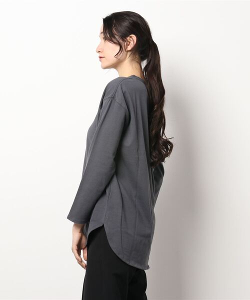 ikka（イッカ）の「コットンUSA裾ラウンドT（Tシャツ/カットソー・レディース・チャコールグレー/ベージュ/オフホワイト・L/M）」の12枚目の写真