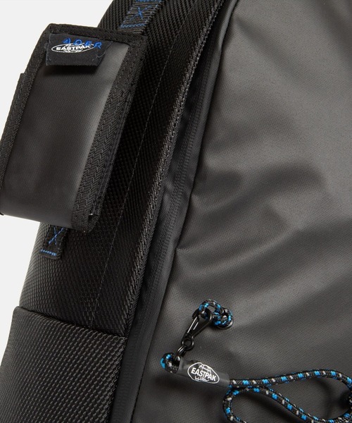 ADER error(アーダーエラー)の「Ader Error×EASTPAK/アダーエラー×イーストパック/ADER UP-DOWN SLING BAG/ワンショルダー スリングバッグ(トートバッグ・メンズ・ブラック・FREE)」の10枚目の写真