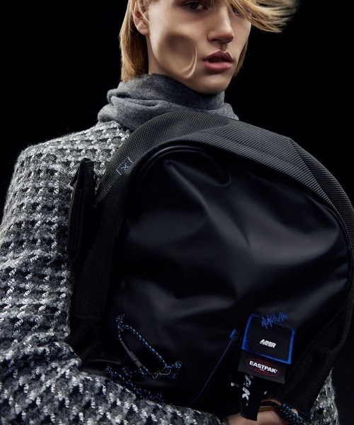 ADER error(アーダーエラー)の「Ader Error×EASTPAK/アダーエラー×イーストパック/ADER UP-DOWN SLING BAG/ワンショルダー スリングバッグ(トートバッグ・メンズ・ブラック・FREE)」の12枚目の写真