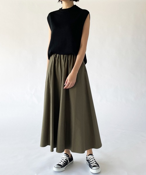 THIBAULT VAN DER STRAETE（ティボー・ヴァン・ダル・ストラット）の「THIBAULT VAN DER STRAETE | クルーネックベスト WOMEN（ベスト・レディース・ネイビー/ブラック/ベージュ・SMALL）」の19枚目の写真