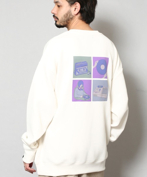 Pledge（プレッジ）の「pledge/ダンボールポンチPT入りクルーネックトレーナー（スウェット・メンズ・ホワイト系その他2/ブラウン系その他/ブラック系その他2/ブラウン系その他2/ホワイト系その他/ブルー系その他/ブラック系その他3/ブラック系その他/パープル系その他2/ブルー系その他2/パープル系その他/ホワイト系その他3・LARGE/MEDIUM）」の4枚目の写真