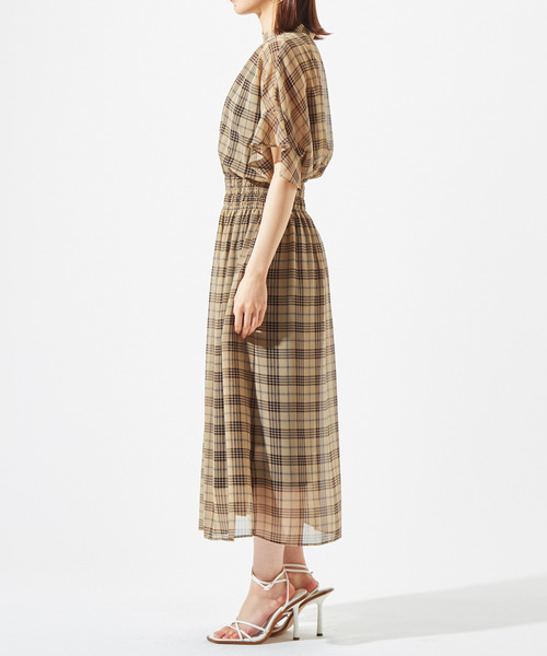 Tiara（ティアラ）の「シフォンチェックハイネックワンピース（ワンピース・レディース・ベージュ/ブラック・FREE）」の7枚目の写真