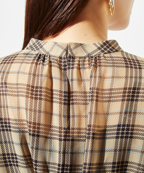 Tiara（ティアラ）の「シフォンチェックハイネックワンピース（ワンピース・レディース・ベージュ/ブラック・FREE）」の10枚目の写真