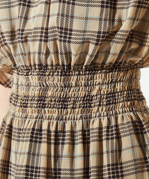 Tiara（ティアラ）の「シフォンチェックハイネックワンピース（ワンピース・レディース・ベージュ/ブラック・FREE）」の13枚目の写真