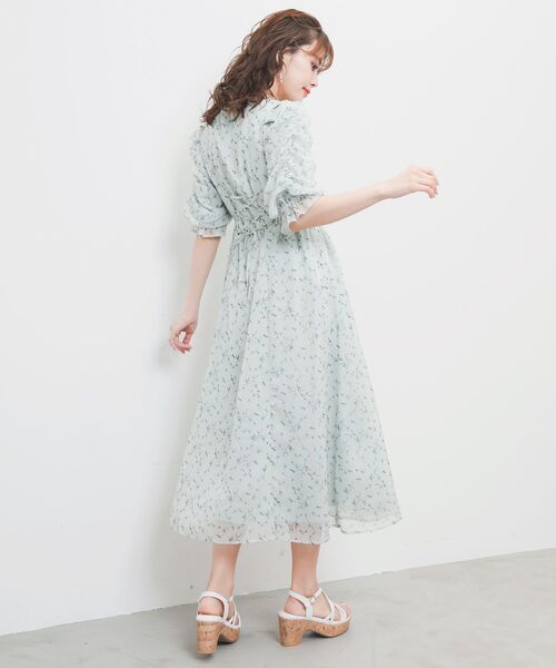 MAJESTIC LEGON（マジェスティックレゴン）の「エアリーフラワーワンピース（ワンピース・レディース・ブラック系その他/グリーン系その他/ホワイト系その他2・SMALL/MEDIUM）」の10枚目の写真