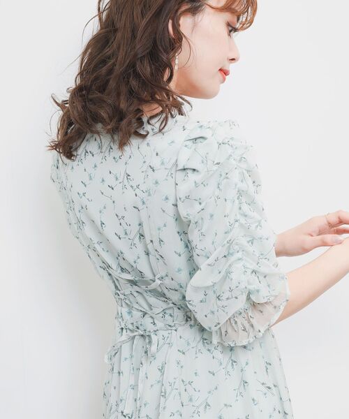 MAJESTIC LEGON（マジェスティックレゴン）の「エアリーフラワーワンピース（ワンピース・レディース・ブラック系その他/グリーン系その他/ホワイト系その他2・SMALL/MEDIUM）」の4枚目の写真