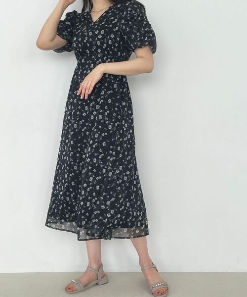 MAJESTIC LEGON（マジェスティックレゴン）の「エアリーフラワーワンピース（ワンピース・レディース・ブラック系その他/グリーン系その他/ホワイト系その他2・SMALL/MEDIUM）」の11枚目の写真